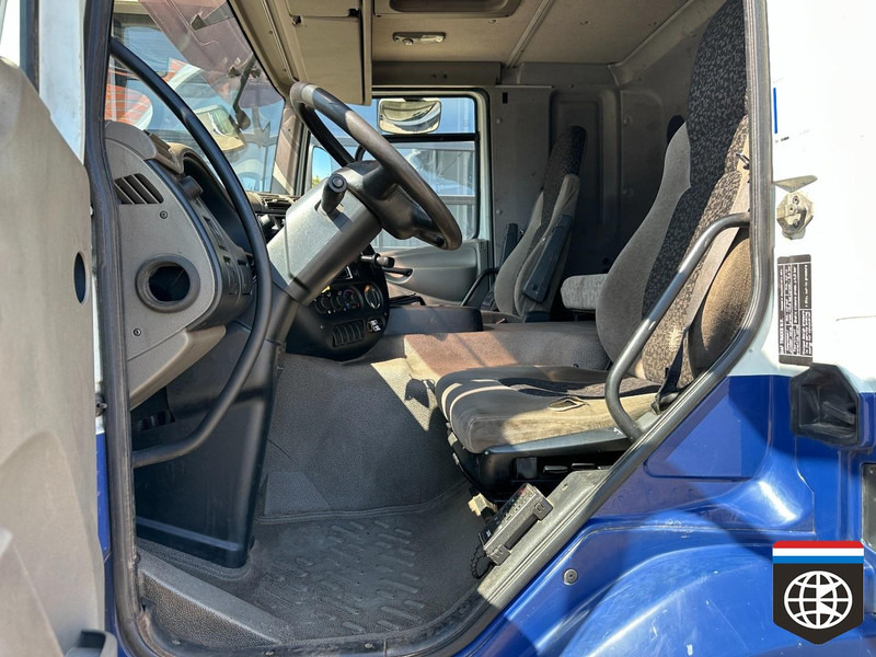 Kravas automašīna ar tentu DAF FA CF 75: foto 8