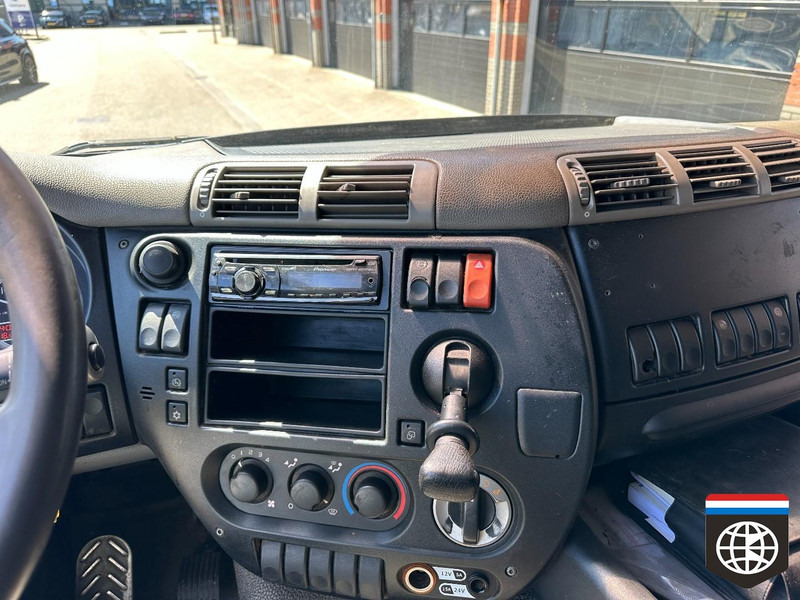 Kravas automašīna ar tentu DAF FA CF 75: foto 11