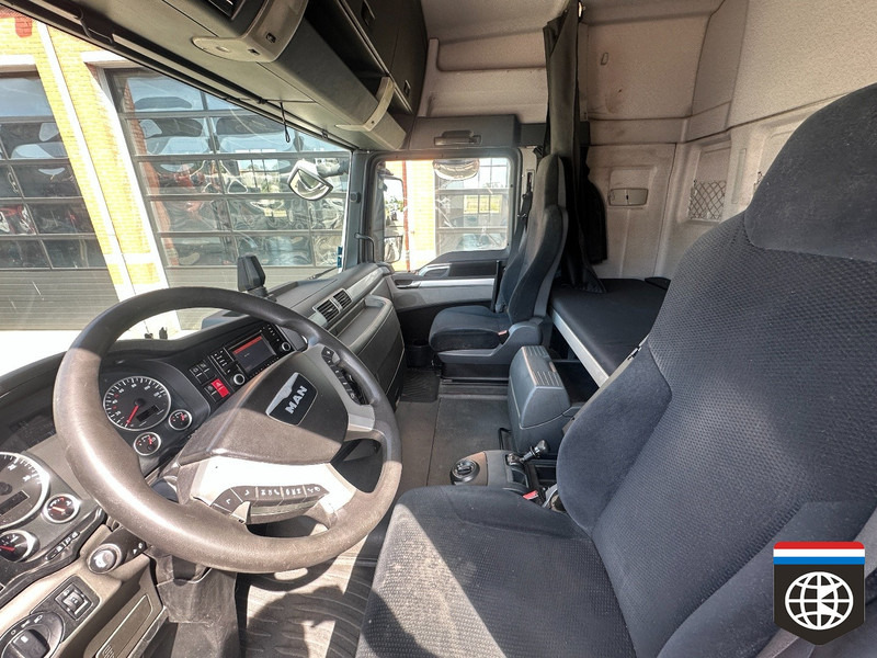 Kravas automašīna ar tentu MAN TGX 26.480 RETARDER - NIGHT A/C - 130M3: foto 9