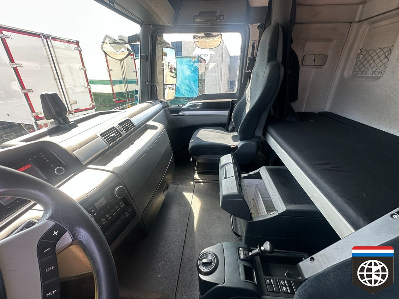 Kravas automašīna ar tentu MAN TGX 26.480 RETARDER - NIGHT A/C - 130M3: foto 13