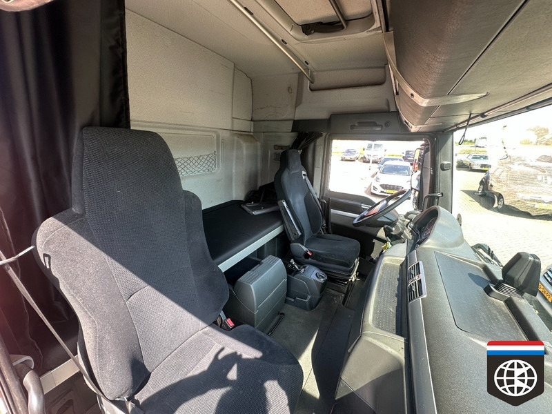 Kravas automašīna ar tentu MAN TGX 26.480 RETARDER - NIGHT A/C - 130M3: foto 15