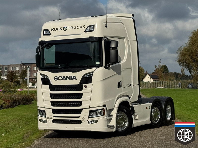 Scania 590 S 6X2/4 - Full air - Retarder PTO - SLIDE fifth wheel - King of the Road - Vilcējs: foto 1 Scania 590 S 6X2/4 - Full air - Retarder PTO - SLIDE fifth wheel - King of the Road - Vilcējs: foto 1