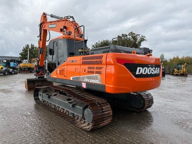 Doosan DX 255 LC-5, Rototilt,Div. Löffel,Greifer+Hammer - Kāpurķēžu ekskavators: foto 3 Doosan DX 255 LC-5, Rototilt,Div. Löffel,Greifer+Hammer - Kāpurķēžu ekskavators: foto 3