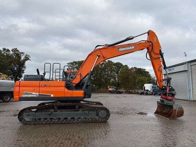 Doosan DX 255 LC-5, Rototilt,Div. Löffel,Greifer+Hammer - Kāpurķēžu ekskavators: foto 5 Doosan DX 255 LC-5, Rototilt,Div. Löffel,Greifer+Hammer - Kāpurķēžu ekskavators: foto 5