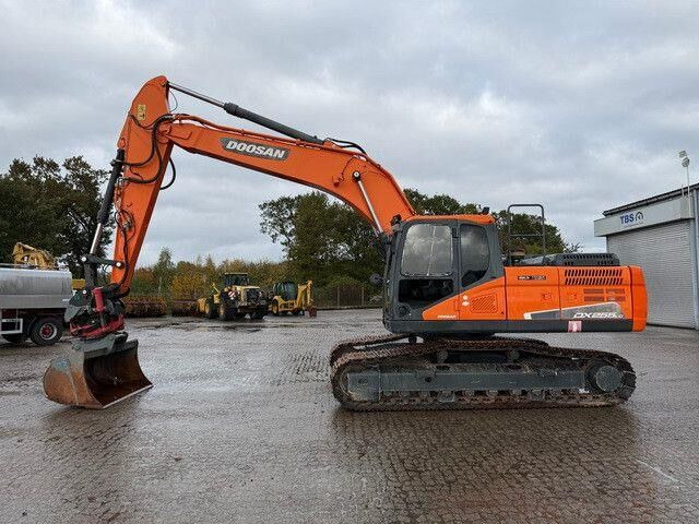 Doosan DX 255 LC-5, Rototilt,Div. Löffel,Greifer+Hammer - Kāpurķēžu ekskavators: foto 2 Doosan DX 255 LC-5, Rototilt,Div. Löffel,Greifer+Hammer - Kāpurķēžu ekskavators: foto 2