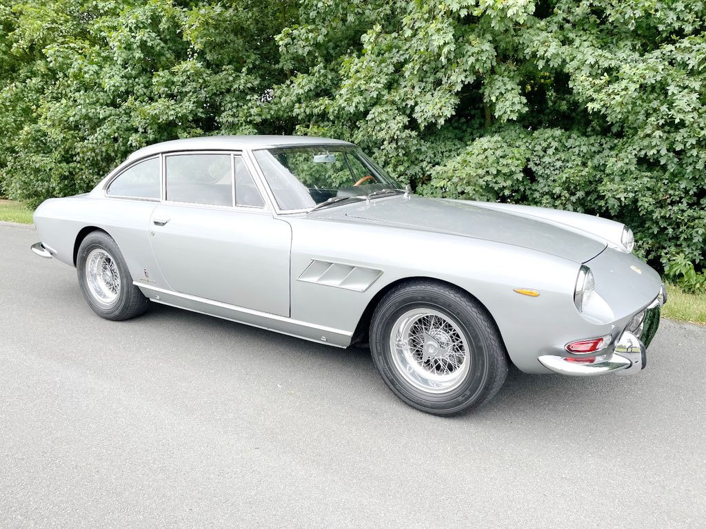 Ferrari 330 GT Coupe 2+2/TÜV neu/H-Zulassung - Vieglā automašīna: foto 2 Ferrari 330 GT Coupe 2+2/TÜV neu/H-Zulassung - Vieglā automašīna: foto 2