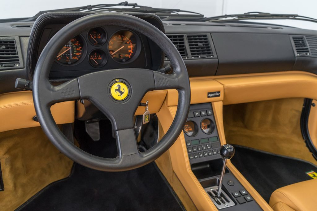 Vieglā automašīna Ferrari 348 Spider/TOP Zustand/Zahnriemen+TÜV neu!: foto 11