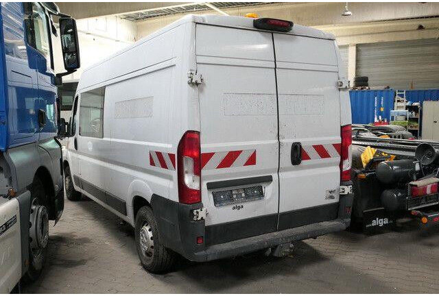 Fiat Ducato MultiCab, 6 Sitze, AHK, Klima, Trennwand - Kravas mikroautobuss: foto 4 Fiat Ducato MultiCab, 6 Sitze, AHK, Klima, Trennwand - Kravas mikroautobuss: foto 4