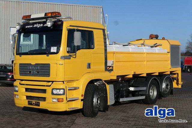 MAN 26.413/6x2/4x 2000 ltr. Tanks/Deutz Motor - Autocisterna: foto 1 MAN 26.413/6x2/4x 2000 ltr. Tanks/Deutz Motor - Autocisterna: foto 1