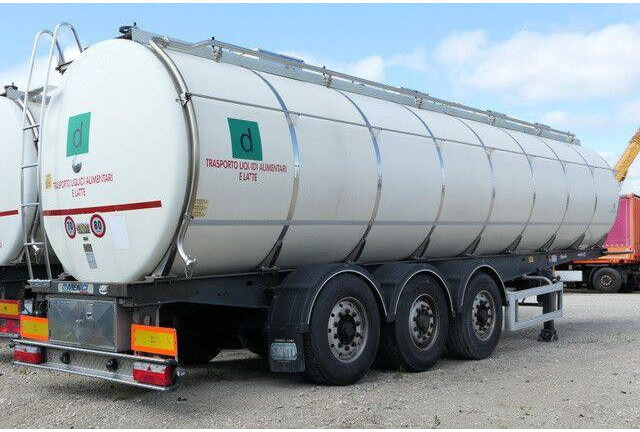 Menci SA 105, isoliert, 32m³, 4 Kammern, Alu-Felgen - Puspiekabe cisterna: foto 3 Menci SA 105, isoliert, 32m³, 4 Kammern, Alu-Felgen - Puspiekabe cisterna: foto 3