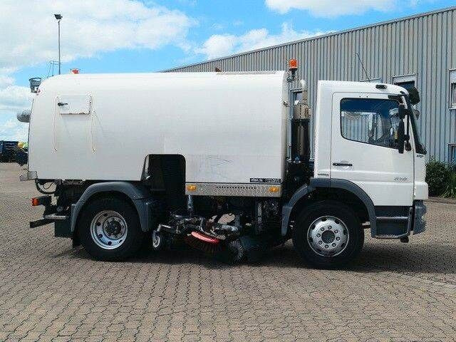 Mercedes-Benz 1518 LKO Atego 4x2, Kobit-Aufbau, 8m³,Wassertank - Ielu tīrīšanas mašīna: foto 2 Mercedes-Benz 1518 LKO Atego 4x2, Kobit-Aufbau, 8m³,Wassertank - Ielu tīrīšanas mašīna: foto 2