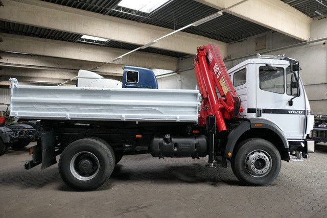Mercedes-Benz 1820 AK 4x4, HMF 1003 K2, Allrad, AHK, Blattfed. - Kravas automašīna pašizgāzējs, Kravas auto ar manipulatoru: foto 2 Mercedes-Benz 1820 AK 4x4, HMF 1003 K2, Allrad, AHK, Blattfed. - Kravas automašīna pašizgāzējs, Kravas auto ar manipulatoru: foto 2