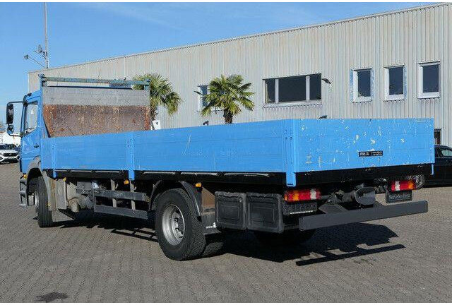 Mercedes-Benz 1824 L Axor 4x2, 3. Sitz, AHK, Gerüstbau, Klima - Bortu kravas automašīna/ Platforma: foto 5 Mercedes-Benz 1824 L Axor 4x2, 3. Sitz, AHK, Gerüstbau, Klima - Bortu kravas automašīna/ Platforma: foto 5