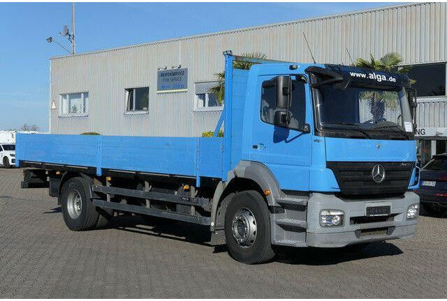 Mercedes-Benz 1824 L Axor 4x2, 3. Sitz, AHK, Gerüstbau, Klima - Bortu kravas automašīna/ Platforma: foto 3 Mercedes-Benz 1824 L Axor 4x2, 3. Sitz, AHK, Gerüstbau, Klima - Bortu kravas automašīna/ Platforma: foto 3