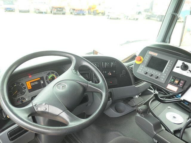 Ielu tīrīšanas mašīna Mercedes-Benz 2032 A Actros 4x4, Bucher STKF 9500, Airport, AC: foto 13