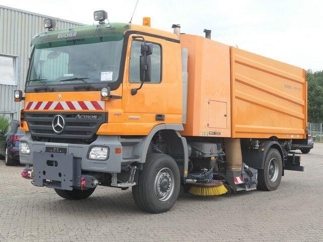 Ielu tīrīšanas mašīna Mercedes-Benz 2032 A Actros 4x4, Bucher STKF 9500, Airport, AC: foto 7