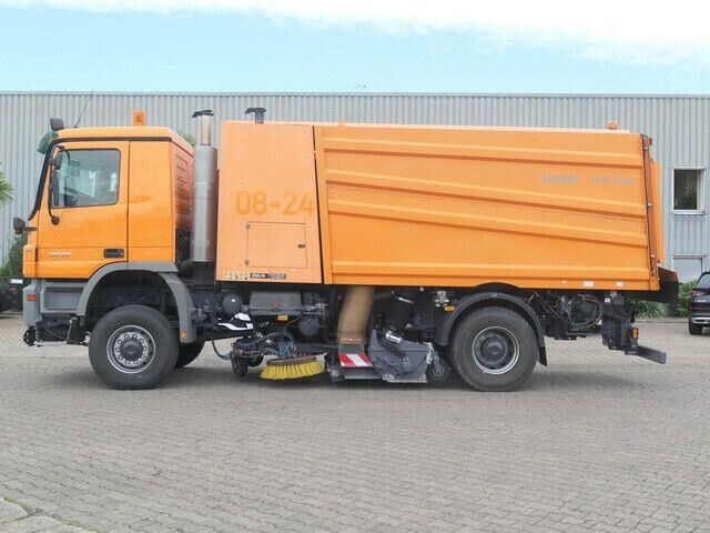 Ielu tīrīšanas mašīna Mercedes-Benz 2032 A Actros 4x4, Bucher STKF 9500, Airport, AC: foto 6
