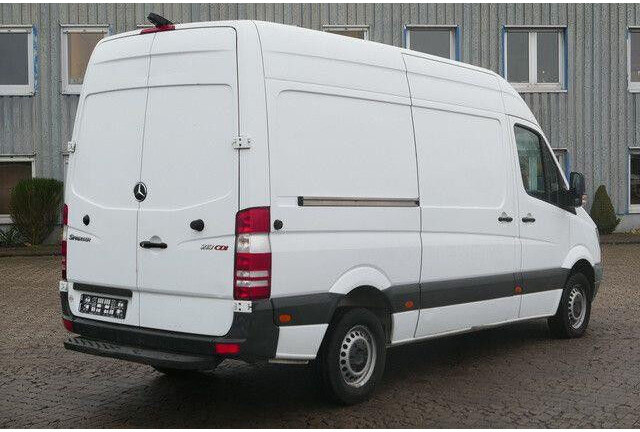 Mercedes-Benz 213 CDI Sprinter 4x2, Klima, 3. Sitz, Holzausbau - Mazs furgons: foto 4 Mercedes-Benz 213 CDI Sprinter 4x2, Klima, 3. Sitz, Holzausbau - Mazs furgons: foto 4