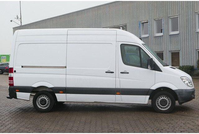 Mercedes-Benz 213 CDI Sprinter 4x2, Klima, 3. Sitz, Holzausbau - Mazs furgons: foto 2 Mercedes-Benz 213 CDI Sprinter 4x2, Klima, 3. Sitz, Holzausbau - Mazs furgons: foto 2