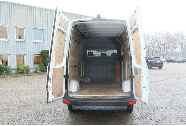 Mercedes-Benz 213 CDI Sprinter 4x2, Klima, 3. Sitz, Holzausbau - Mazs furgons: foto 5 Mercedes-Benz 213 CDI Sprinter 4x2, Klima, 3. Sitz, Holzausbau - Mazs furgons: foto 5