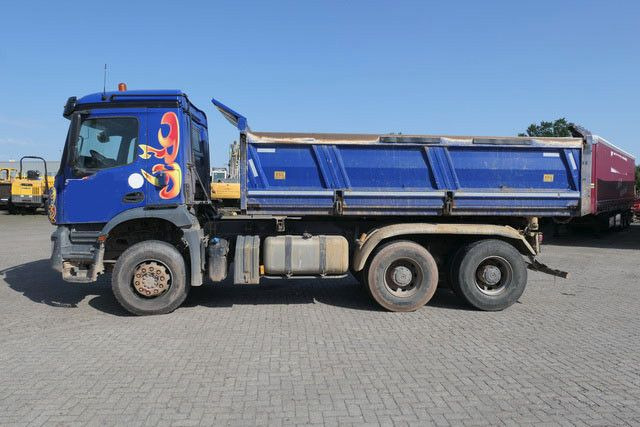 Mercedes-Benz 2643 K Arocs/6x4/Meiller/Plane/AHK/Klima - Kravas automašīna pašizgāzējs: foto 4 Mercedes-Benz 2643 K Arocs/6x4/Meiller/Plane/AHK/Klima - Kravas automašīna pašizgāzējs: foto 4