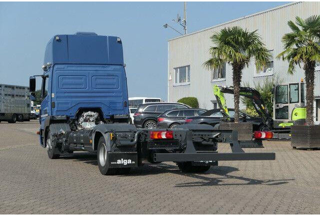 Mercedes-Benz 918 L Atego 4x2, Schlafliege, Klima,Nebenantrieb - Šasija kravas automašīna: foto 5 Mercedes-Benz 918 L Atego 4x2, Schlafliege, Klima,Nebenantrieb - Šasija kravas automašīna: foto 5