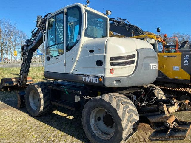 Terex TW 110, Verstellausleger, Pratzenabstützung - Riteņu ekskavators: foto 2 Terex TW 110, Verstellausleger, Pratzenabstützung - Riteņu ekskavators: foto 2