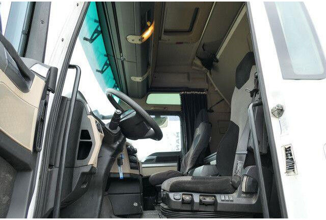 MAN 18.460 TGX XXL 4x2, Spoiler, Intarder, 2x Tank - Vilcējs: foto 5 MAN 18.460 TGX XXL 4x2, Spoiler, Intarder, 2x Tank - Vilcējs: foto 5