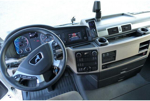 Vilcējs MAN 18.500 TGX 4x2, XXL, Intarder,Standklima,2x Tank: foto 13