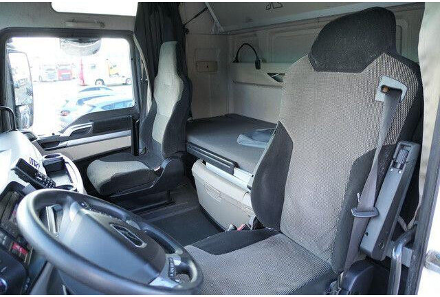 Vilcējs MAN 18.500 TGX 4x2, XXL, Intarder,Standklima,2x Tank: foto 12