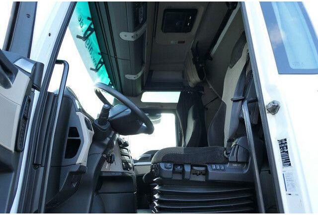 Vilcējs MAN 18.500 TGX 4x2, XXL, Intarder,Standklima,2x Tank: foto 11