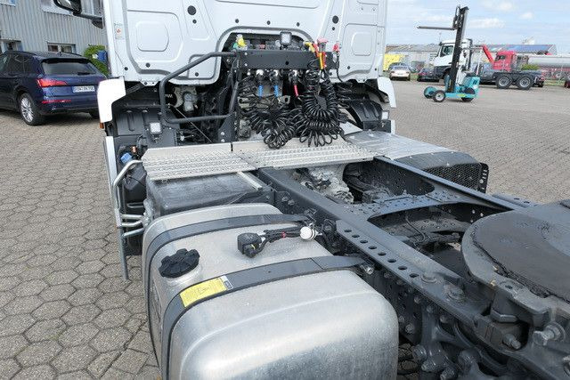 Vilcējs Mercedes-Benz 1836 LS Actros 4x2, ADR, Navi, Klima, 2.000km: foto 9