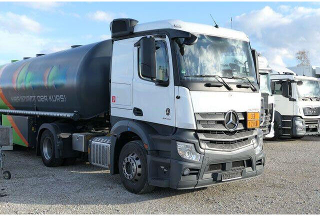 Mercedes-Benz 1846 Actros 4x2, Hydr., ADR, Leicht, Klima, Navi - Vilcējs: foto 4 Mercedes-Benz 1846 Actros 4x2, Hydr., ADR, Leicht, Klima, Navi - Vilcējs: foto 4