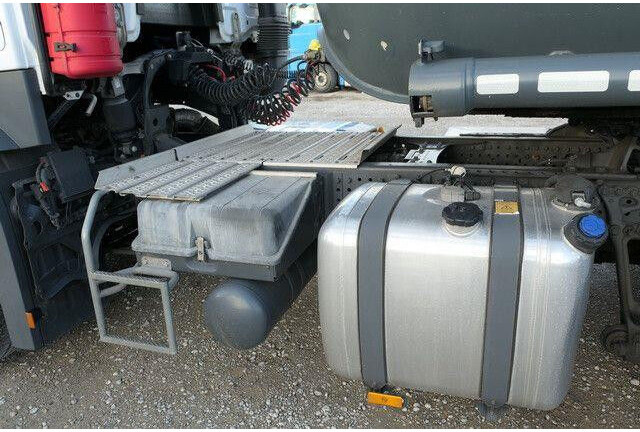 Mercedes-Benz 1846 Actros 4x2, Hydr., ADR, Leicht, Klima, Navi - Vilcējs: foto 3 Mercedes-Benz 1846 Actros 4x2, Hydr., ADR, Leicht, Klima, Navi - Vilcējs: foto 3