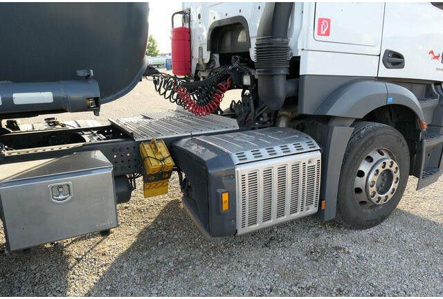 Mercedes-Benz 1846 Actros 4x2, Hydr., ADR, Leicht, Klima, Navi - Vilcējs: foto 5 Mercedes-Benz 1846 Actros 4x2, Hydr., ADR, Leicht, Klima, Navi - Vilcējs: foto 5