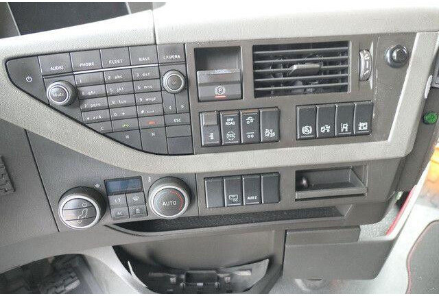 Kravas automašīna ar slēgto virsbūvi Volvo FH 460 6x2, Getränkezug, LBW, Böse, Lenk-Lift: foto 13 Kravas automašīna ar slēgto virsbūvi Volvo FH 460 6x2, Getränkezug, LBW, Böse, Lenk-Lift: foto 13