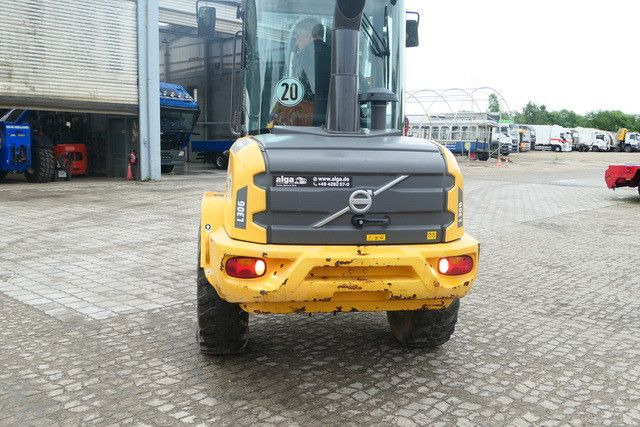 Volvo L30G, 4+1 Schaufel, Palettengabel, Hydr. S.W.S. - Riteņu iekrāvējs: foto 4 Volvo L30G, 4+1 Schaufel, Palettengabel, Hydr. S.W.S. - Riteņu iekrāvējs: foto 4