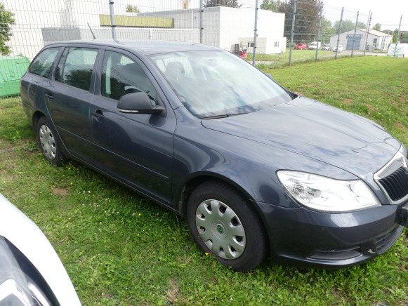 Break Skoda Octavia Combi (2011-97.803 km) - Vieglā automašīna: foto 4 Break Skoda Octavia Combi (2011-97.803 km) - Vieglā automašīna: foto 4