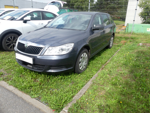 Break Skoda Octavia Combi (2011-97.803 km) - Vieglā automašīna: foto 2 Break Skoda Octavia Combi (2011-97.803 km) - Vieglā automašīna: foto 2