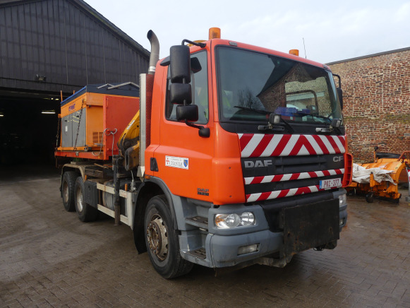 Camion porte container avec grue DAF AT75PE (2005-256.718 km) - Konteineru vedējs/ Kravas automašīna ar noņemamā virsbūve: foto 2 Camion porte container avec grue DAF AT75PE (2005-256.718 km) - Konteineru vedējs/ Kravas automašīna ar noņemamā virsbūve: foto 2