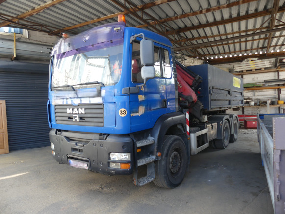 Camion porte container avec grue MAN TGA MH 26 FD (2005-455.395 km)(WMAH09ZZ96M427264) - Konteineru vedējs/ Kravas automašīna ar noņemamā virsbūve: foto 1 Camion porte container avec grue MAN TGA MH 26 FD (2005-455.395 km)(WMAH09ZZ96M427264) - Konteineru vedējs/ Kravas automašīna ar noņemamā virsbūve: foto 1