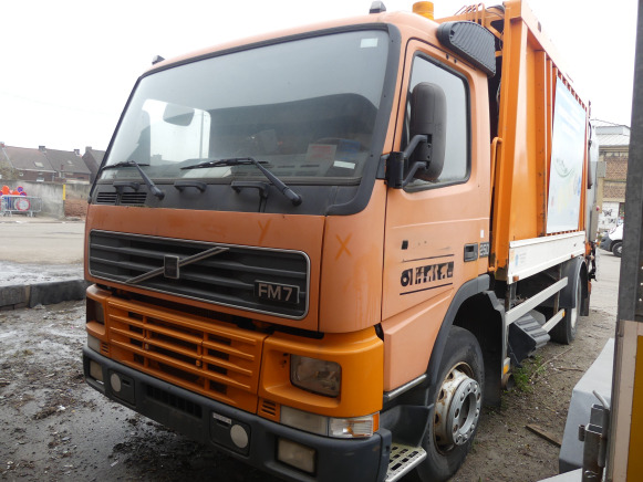 Camion poubelle Volvo FM 4x2R 7,1 (2001-201.695 km) - Atkritumu vedējs: foto 1 Camion poubelle Volvo FM 4x2R 7,1 (2001-201.695 km) - Atkritumu vedējs: foto 1
