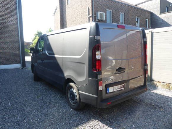 Camionnette Opel Vivaro (2018-122.114 km-VIN:WOVF7G60XJV634111) - Vieglā automašīna: foto 3 Camionnette Opel Vivaro (2018-122.114 km-VIN:WOVF7G60XJV634111) - Vieglā automašīna: foto 3