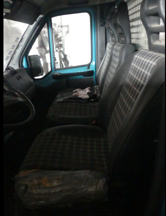 Camionnette benne Peugeot Boxer (1999-235.401 km) - Vieglā automašīna: foto 4 Camionnette benne Peugeot Boxer (1999-235.401 km) - Vieglā automašīna: foto 4