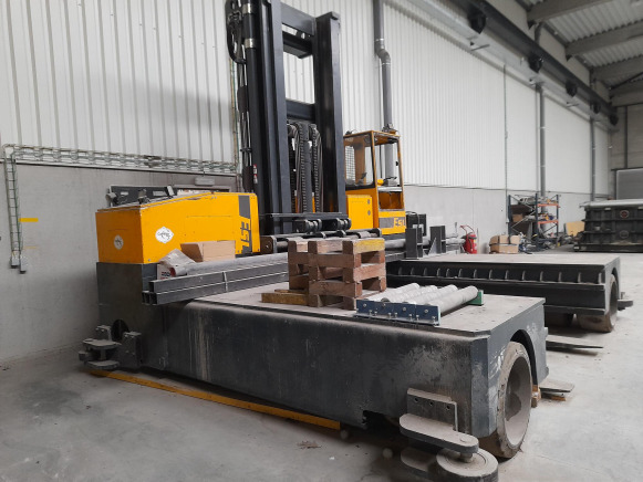 Chariot multidirectionnel Combilift ESL 14055 - Četru pušu autokrāvējs: foto 2 Chariot multidirectionnel Combilift ESL 14055 - Četru pušu autokrāvējs: foto 2