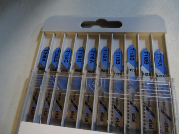 Coffret de 10 lames basic métal BOSCH T18A, T18B, T18G, Divers - Celtniecības maisītājs: foto 2 Coffret de 10 lames basic métal BOSCH T18A, T18B, T18G, Divers - Celtniecības maisītājs: foto 2