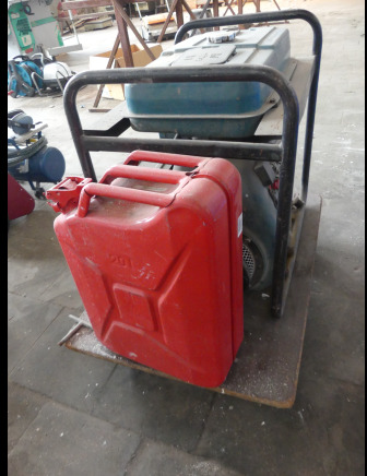 Groupe électrogène Makita G5500R - Elektroģenerators: foto 5 Groupe électrogène Makita G5500R - Elektroģenerators: foto 5