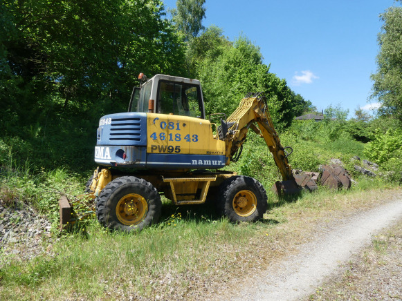 Pelle sur pneus Komatsu PW95 - Riteņu ekskavators: foto 1 Pelle sur pneus Komatsu PW95 - Riteņu ekskavators: foto 1