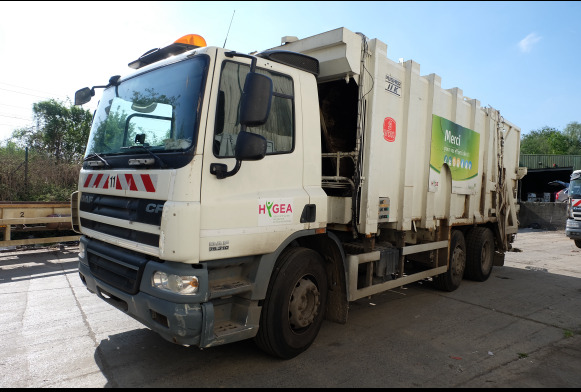 Atkritumu vedējs REF : 11 - Camion poubelle DAF CF75: foto 1