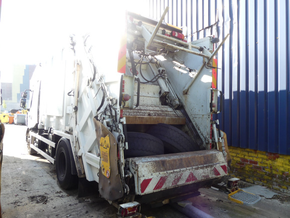 REF:1387 - Camion poubelle Renault Midlum 270DXI (2011-189.728 km) - Atkritumu vedējs: foto 4 REF:1387 - Camion poubelle Renault Midlum 270DXI (2011-189.728 km) - Atkritumu vedējs: foto 4